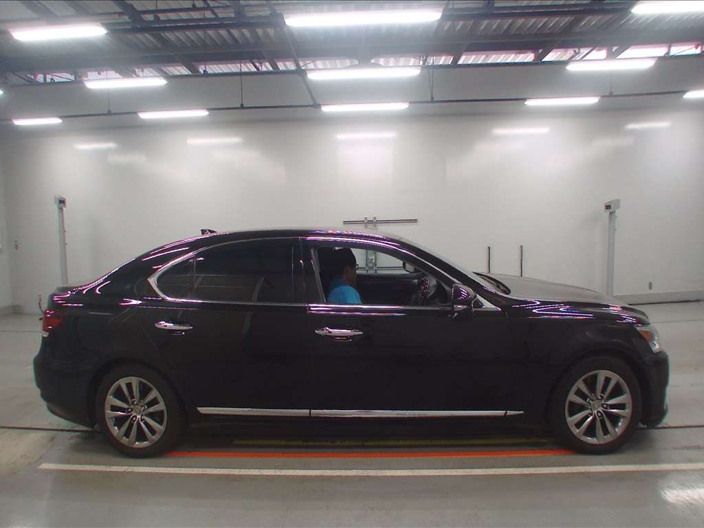 LEXUS LS460