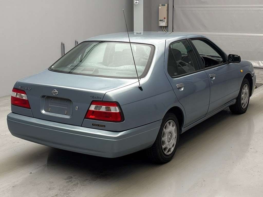 NISSAN BLUEBIRD