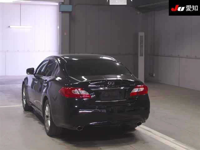 NISSAN FUGA