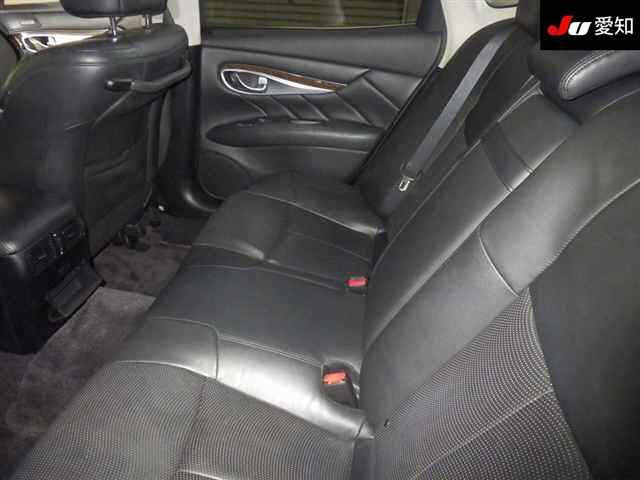 NISSAN FUGA