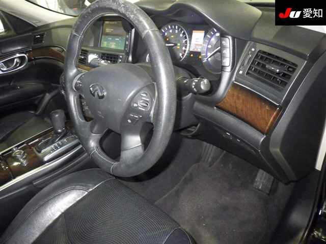 NISSAN FUGA