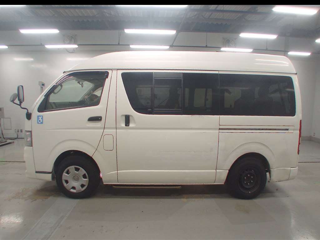 TOYOTA REGIUS ACE
