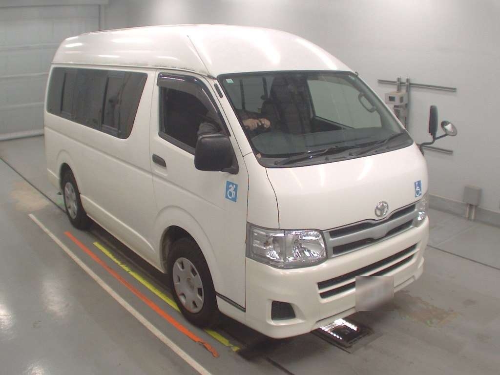 TOYOTA REGIUS ACE