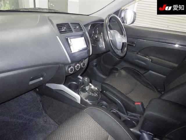 MITSUBISHI RVR