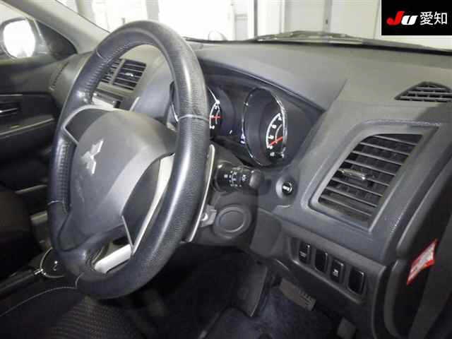 MITSUBISHI RVR