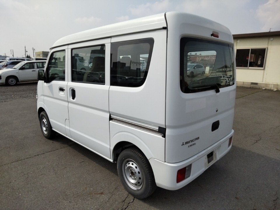 MITSUBISHI MINICAB
