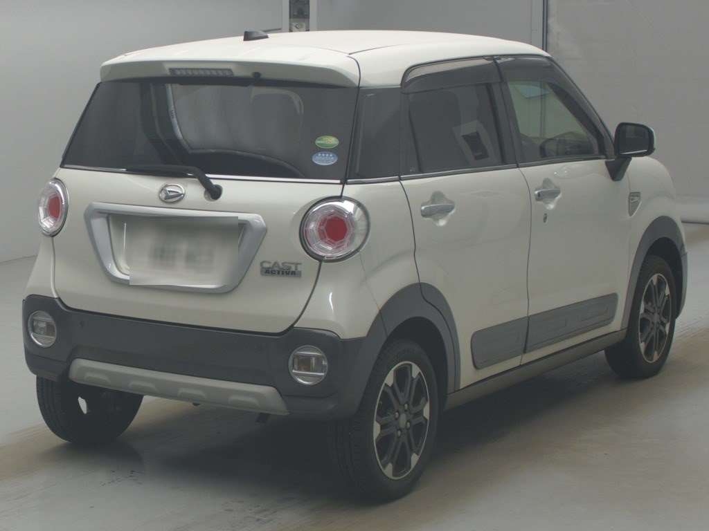 DAIHATSU CAST