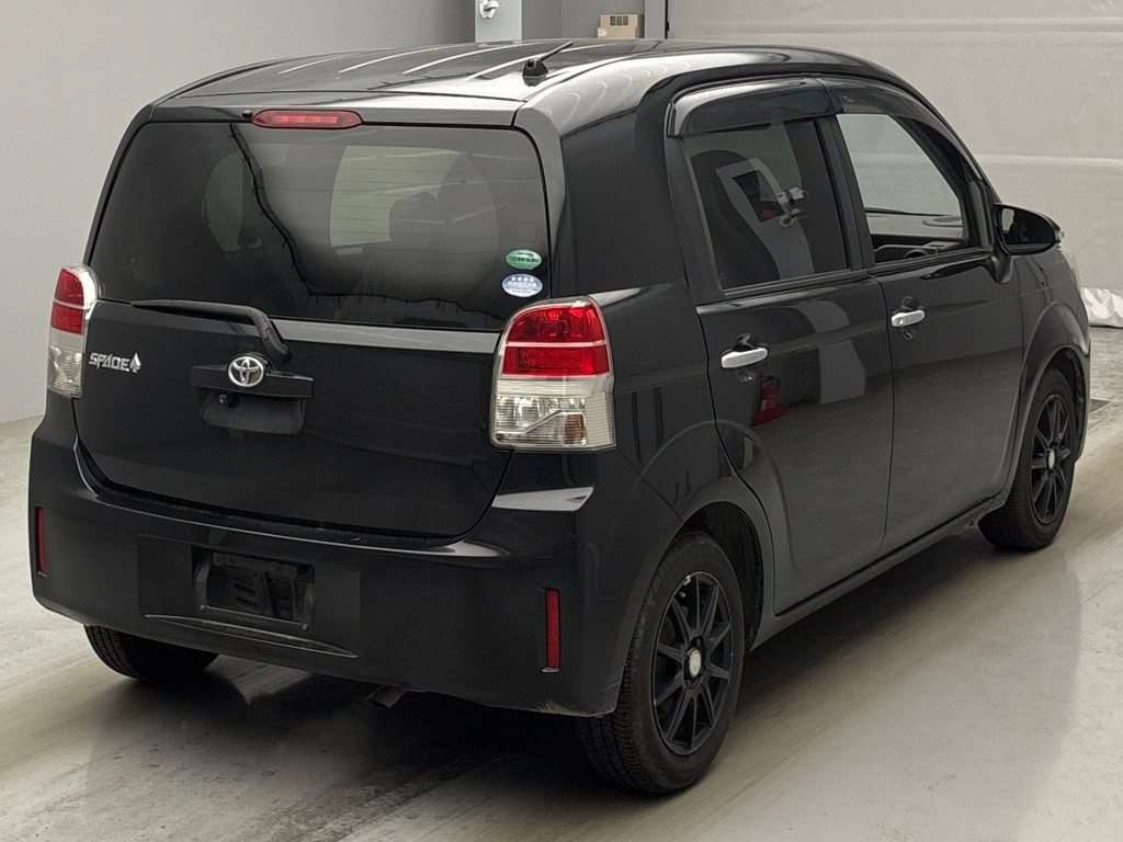 TOYOTA SPADE
