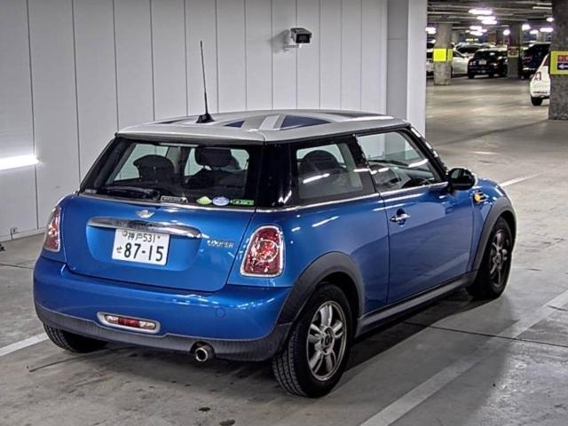 MINI HATCH