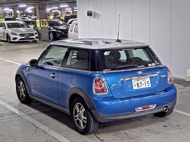 MINI HATCH