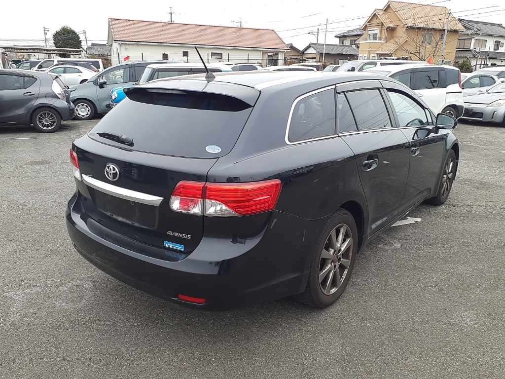 TOYOTA AVENSIS