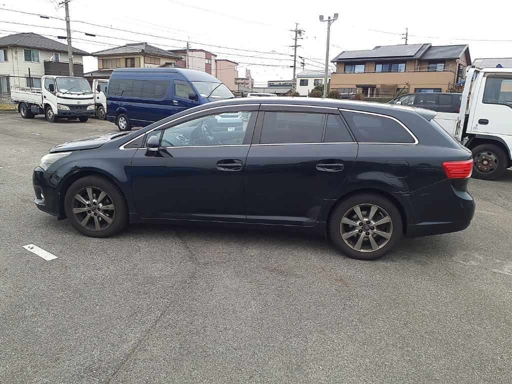 TOYOTA AVENSIS