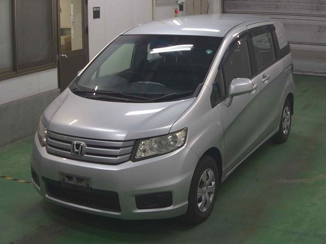 HONDA FREED SPIKE