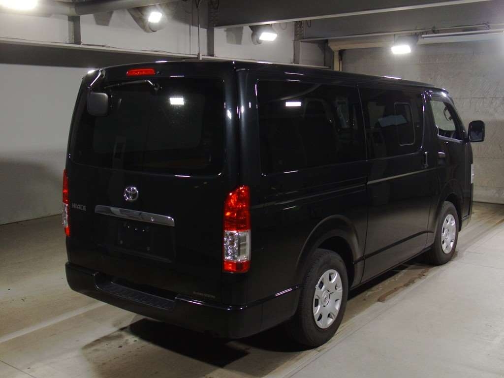 TOYOTA REGIUS ACE