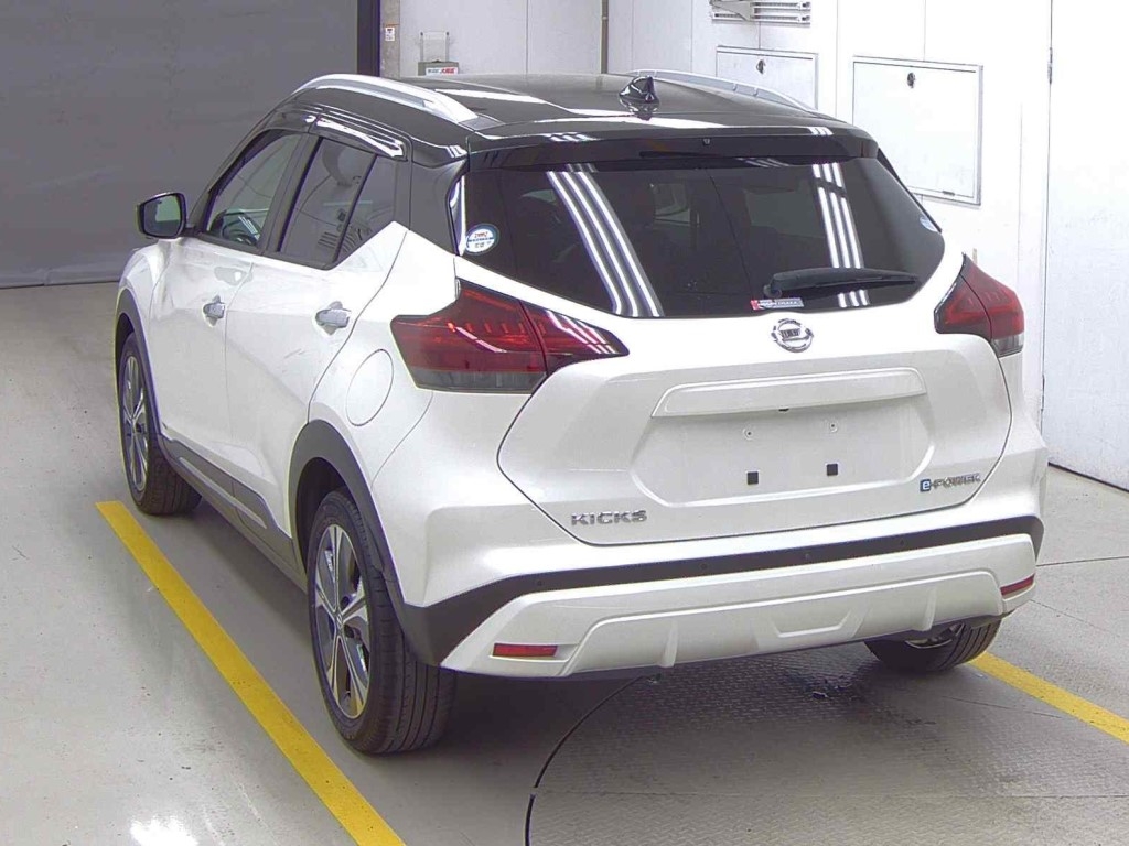 NISSAN KICKS