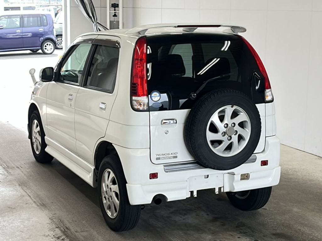 DAIHATSU TERIOS KID
