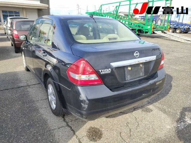 NISSAN TIIDA LATIO