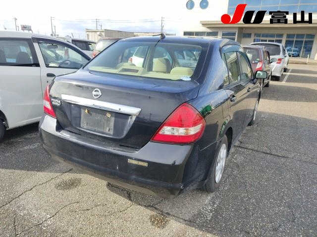 NISSAN TIIDA LATIO