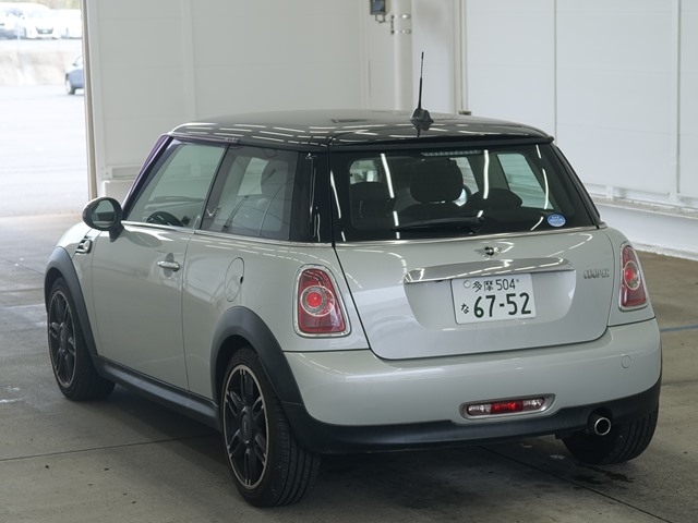 MINI HATCH