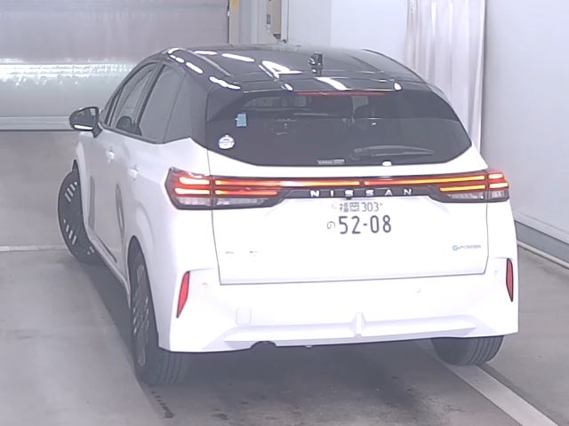NISSAN AURA