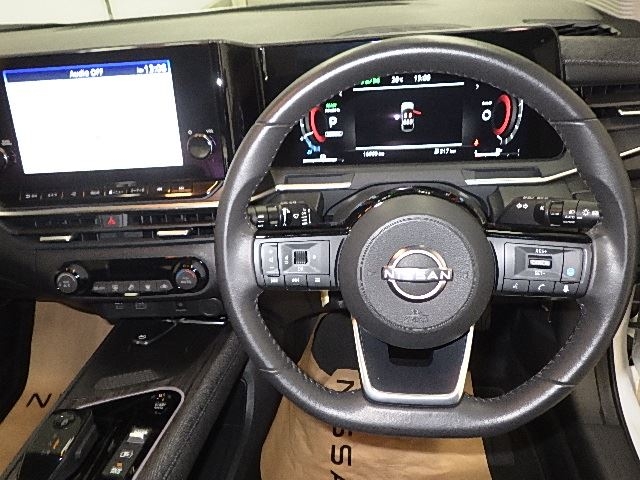 NISSAN AURA