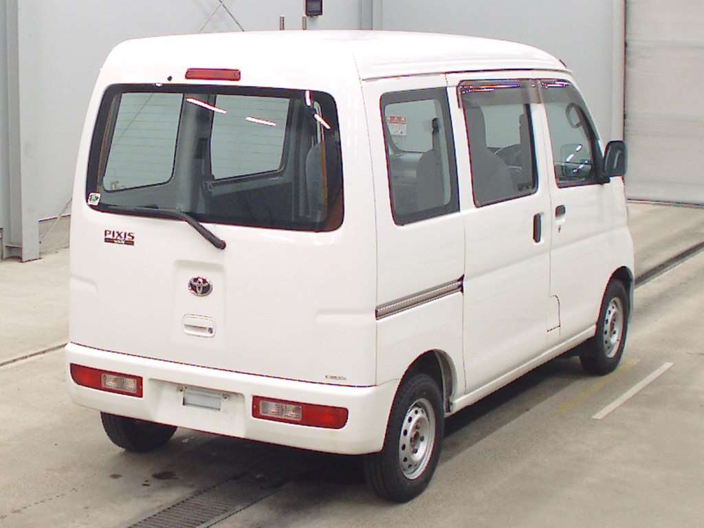 TOYOTA PIXIS VAN