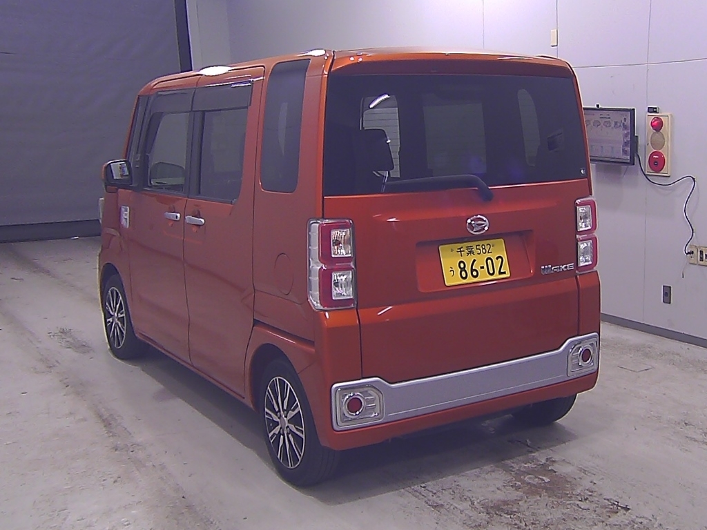 DAIHATSU WAKE