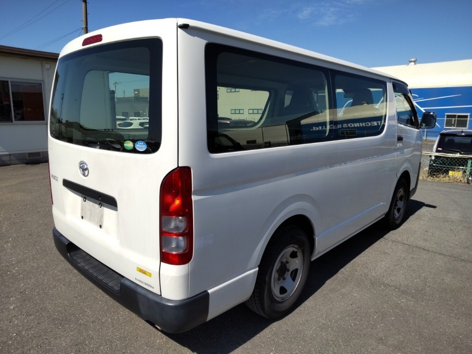 TOYOTA REGIUS ACE