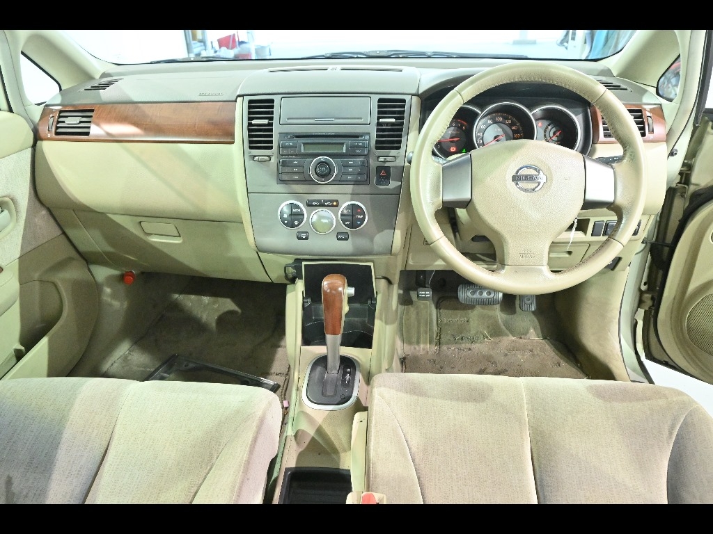 NISSAN TIIDA LATIO