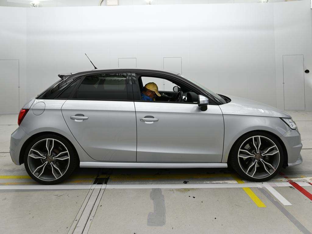 AUDI S1