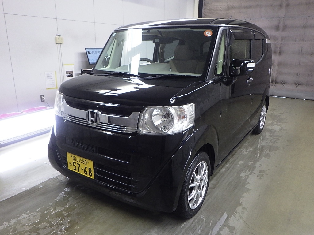 HONDA N-BOX SLASH