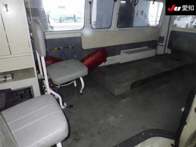 TOYOTA REGIUS ACE