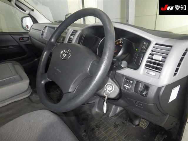 TOYOTA REGIUS ACE