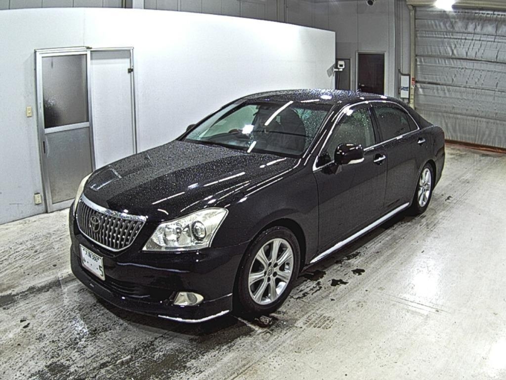 TOYOTA CROWN MAJESTA
