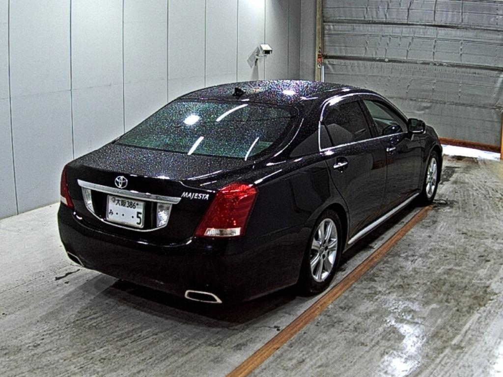 TOYOTA CROWN MAJESTA