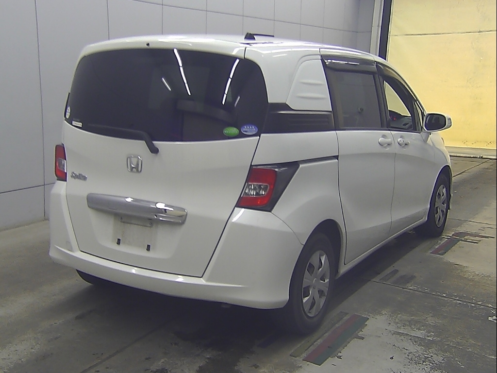 HONDA FREED SPIKE