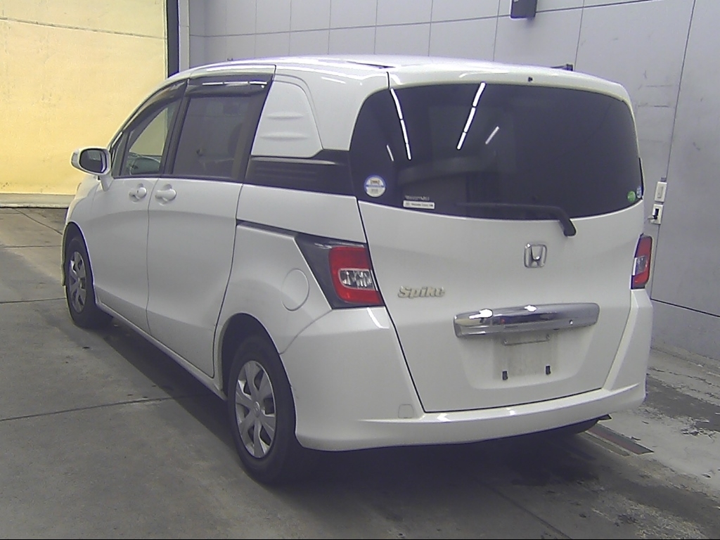HONDA FREED SPIKE