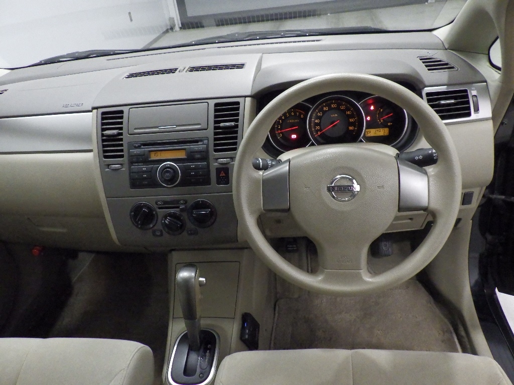 NISSAN TIIDA LATIO