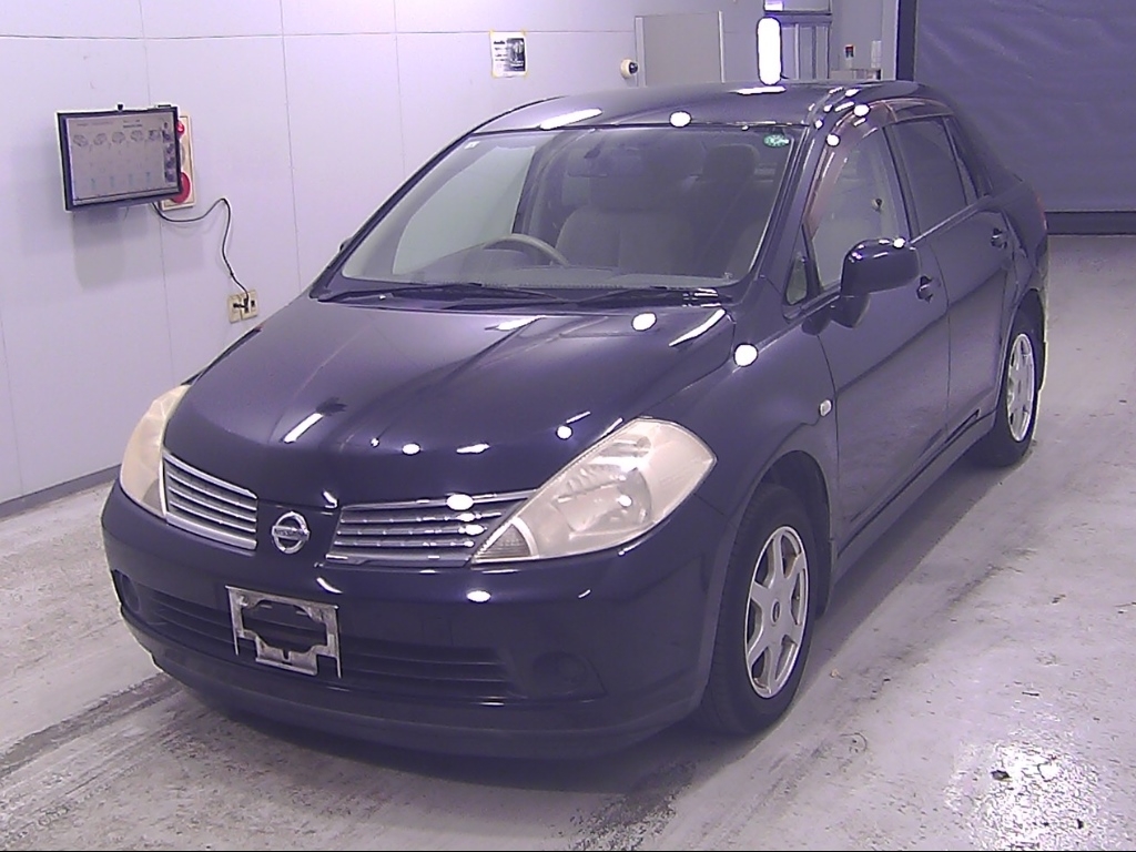 NISSAN TIIDA LATIO