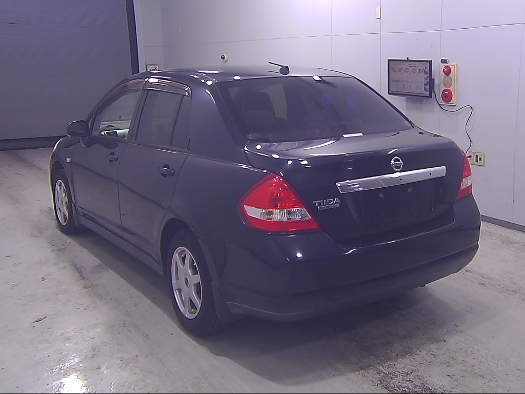 NISSAN TIIDA LATIO