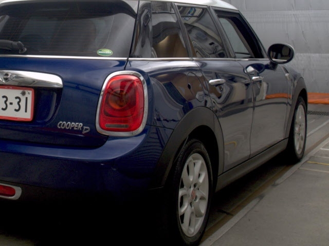 MINI HATCH