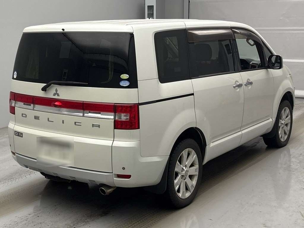 MITSUBISHI DELICA D:5