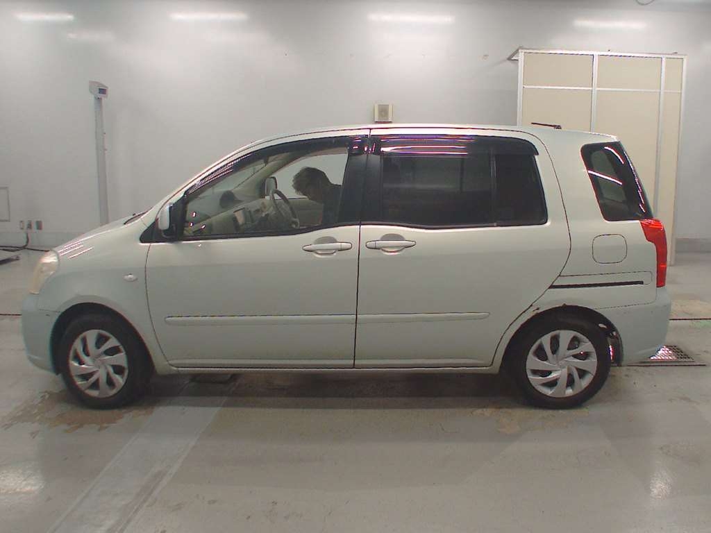 TOYOTA RAUM