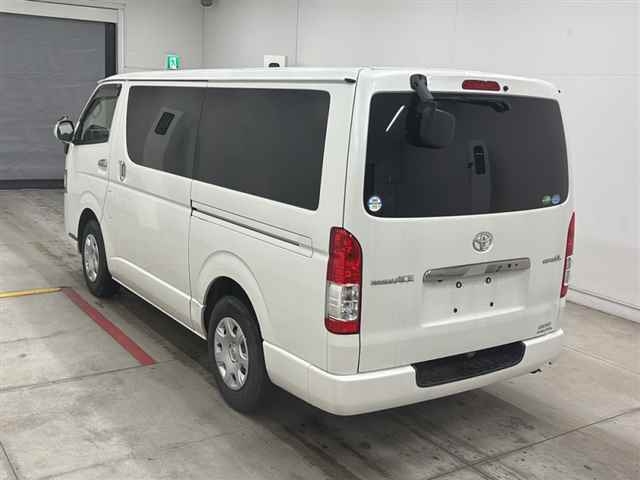TOYOTA REGIUS ACE