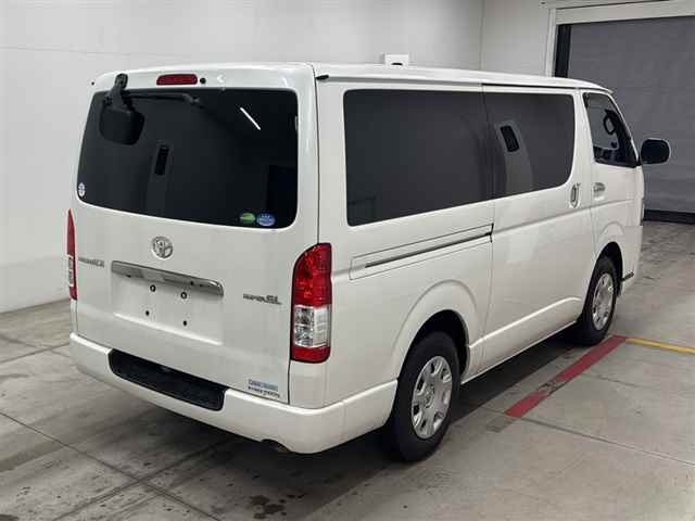 TOYOTA REGIUS ACE