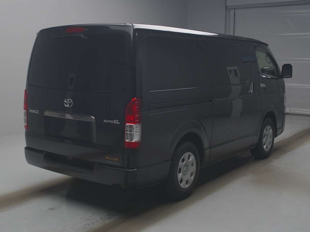 TOYOTA REGIUS ACE
