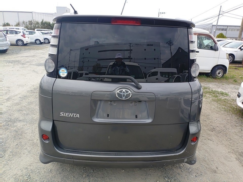 TOYOTA SIENTA