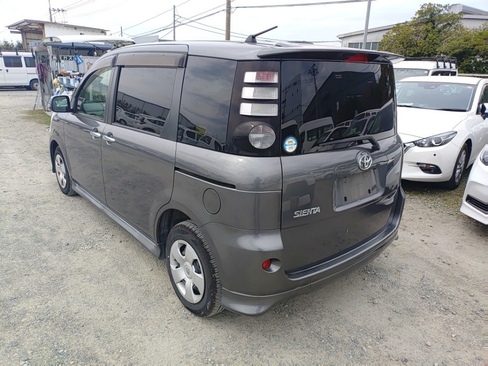 TOYOTA SIENTA