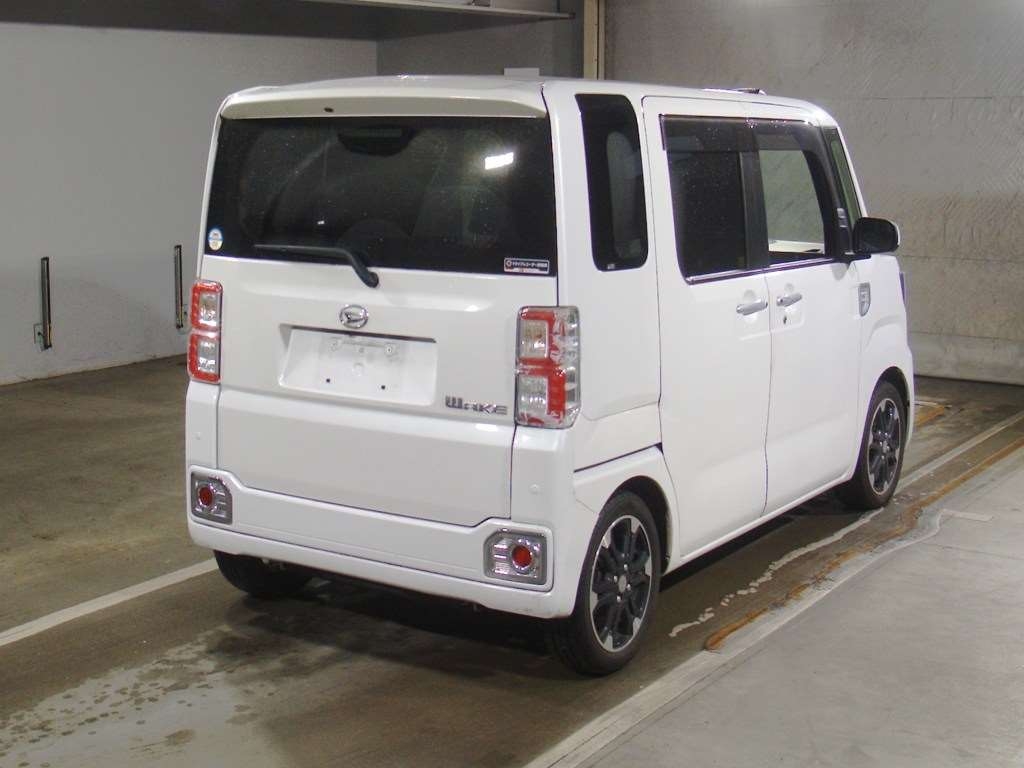 DAIHATSU WAKE