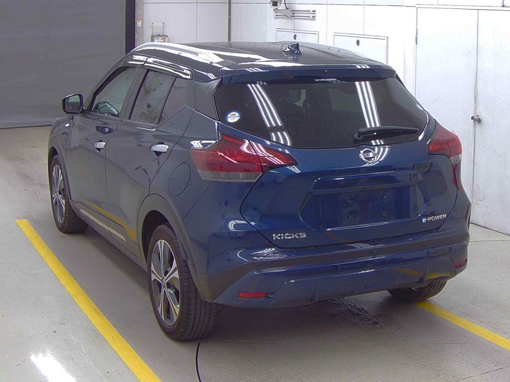 NISSAN KICKS